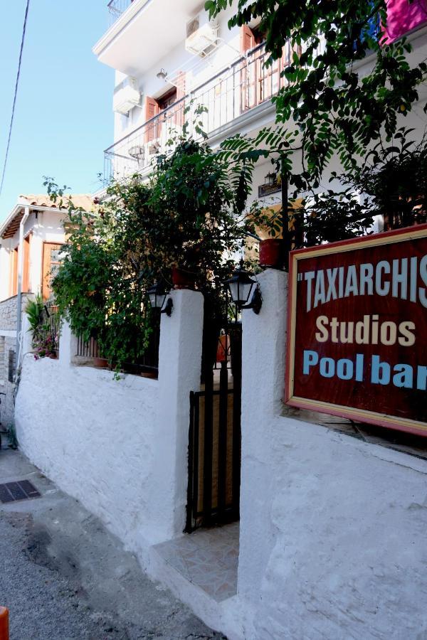 Taxiarchis Apartments Skiathos Town Exterior photo